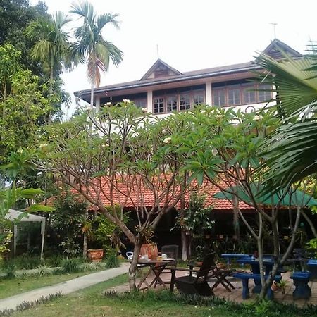 Thakhek Travel Lodge Exterior photo